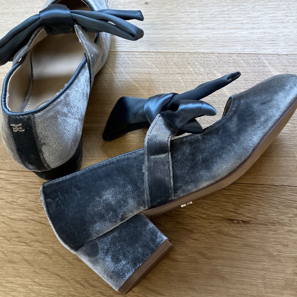 NWOT Sam Edelman Girls Teddy Gray Velvet Shoes with Satin Bow - Sz 1 - Picture 5 of 8